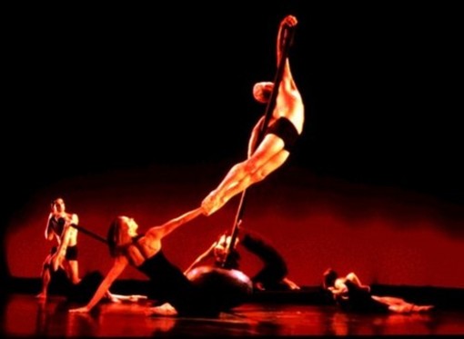 Savona: i Momix celebrano il loro trentesimo anniversario con Momix Remix Savona: i Momix celebrano il loro trentesimo anniversario con Momix Remix