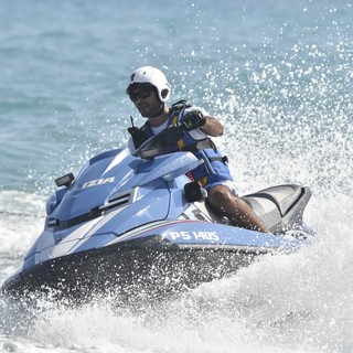 Estate sicura, le moto d’acqua della Polizia di Stato pattugliano il litorale savonese