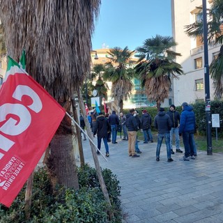 Funivie in liquidazione, i sindacati chiedono al Prefetto un incontro al Ministero: "Aspettiamo da un anno e mezzo, azienda destinata a chiudere" (FOTO e VIDEO) Funivie in liquidazione, i sindacati chiedono al Prefetto un incontro al Ministero: "Aspettiamo da un anno e mezzo, azienda destinata a chiudere" (FOTO e VIDEO)