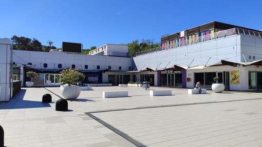 Al Molo 8.44 il Black Friday si vive all'aria aperta: sconti fino al 75% Al Molo 8.44 il Black Friday si vive all'aria aperta: sconti fino al 75%