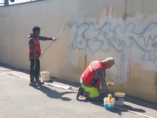 Finale, ecco i primi risultati del lavoro dei "Custodi del Bello": dal reinserimento lavorativo alla riqualificazione della città Finale, ecco i primi risultati del lavoro dei "Custodi del Bello": dal reinserimento lavorativo alla riqualificazione della città