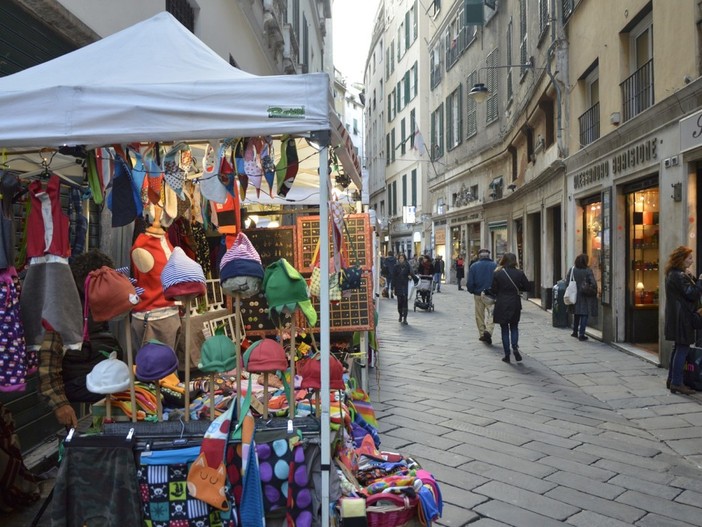 Natale, Assoutenti: "Con restrizioni tra Natale e Capodanno a rischio 18,7 miliardi di consumi" Natale, Assoutenti: "Con restrizioni tra Natale e Capodanno a rischio 18,7 miliardi di consumi"