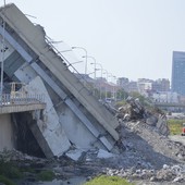 Ponte Morandi, l’idea del Comitato: un “museo diffuso” con le macerie nei luoghi d’origine delle 43 vittime Ponte Morandi, l’idea del Comitato: un “museo diffuso” con le macerie nei luoghi d’origine delle 43 vittime