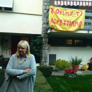 Tommy ed Eli presto a casa, l'attesa della madre Marina: "Non ho ancora sentito mio figlio, domani dall'ambasciata arriveranno risposte"