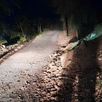 Albisola, cadono massi in località Striera ad Ellera: chiusa la strada