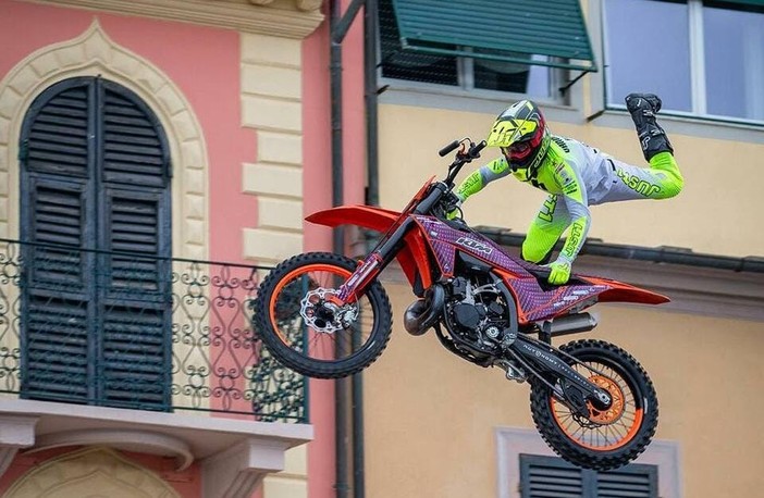 Motorshow e mototerapia a Celle, raccolti 3800 euro per la pediatria del San Paolo Motorshow e mototerapia a Celle, raccolti 3800 euro per la pediatria del San Paolo