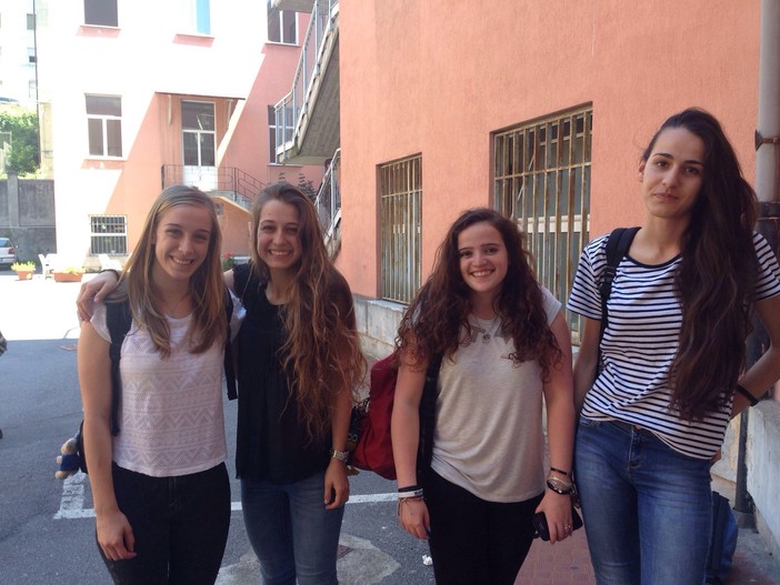Maturità, al Liceo Grassi la matematica è un'opinione. Traccia "fattibile" per alcuni, "impossibile" per altri: "Ma dal Ministero ci credono tutti geni?" Maturità, al Liceo Grassi la matematica è un'opinione. Traccia "fattibile" per alcuni, "impossibile" per altri: "Ma dal Ministero ci credono tutti geni?"
