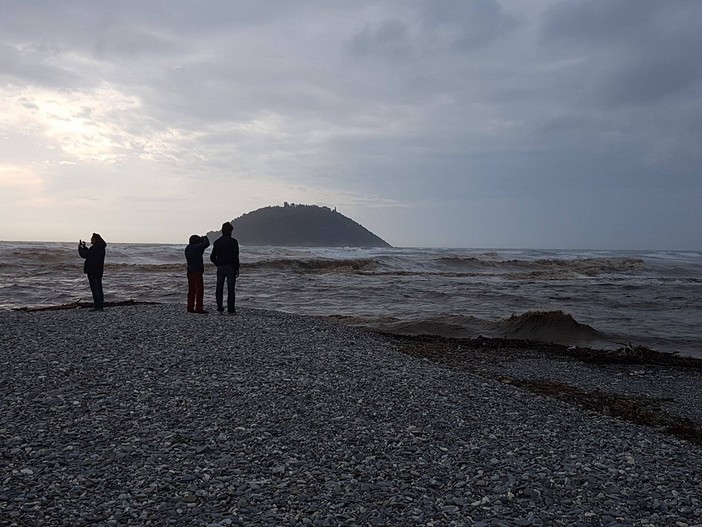 Allerta Rossa, perturbazione in ritardo. Protezione Civile e meteorologi: "Il boom è atteso dopo le 11 di questa mattina" (VIDEO e FOTO) Allerta Rossa, perturbazione in ritardo. Protezione Civile e meteorologi: "Il boom è atteso dopo le 11 di questa mattina" (VIDEO e FOTO)