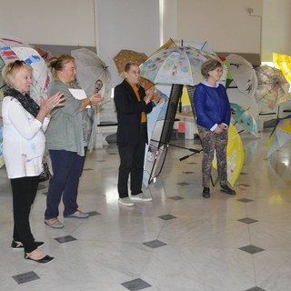 L'associazione Culturale QuiArte inaugura la mostra "Parapluie" a Genova