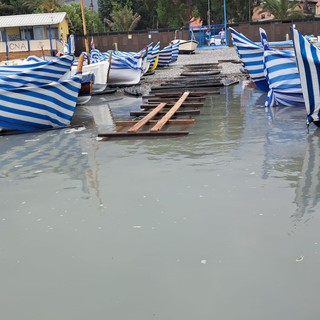 Prima mareggiata di fine estate, disagi tra Albenga e Alassio ma nessun danno Prima mareggiata di fine estate, disagi tra Albenga e Alassio ma nessun danno