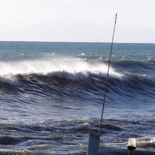 Liguria: la mareggiata si intensificherà nel pomeriggio