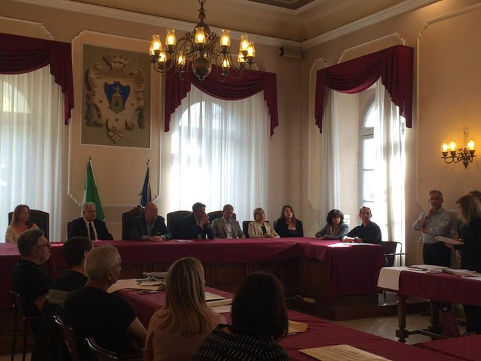 Alassio: il sindaco Melgrati in comune: "Galtieri vicesindaco, tra qualche giorno deciderò la giunta" Alassio: il sindaco Melgrati in comune: "Galtieri vicesindaco, tra qualche giorno deciderò la giunta"