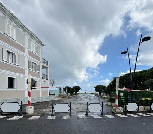 L'opposizione: "Il molo San Sebastiano va riaperto, stanno arrivando le vacanze di Pasqua e Ceriale è senza parcheggi" L'opposizione: "Il molo San Sebastiano va riaperto, stanno arrivando le vacanze di Pasqua e Ceriale è senza parcheggi"