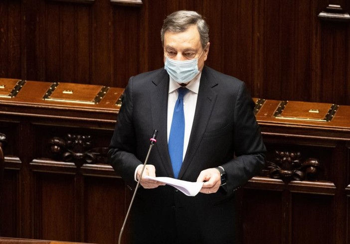 Guerra Russia-Ucraina, Draghi si commuove in Parlamento: "I giorni più bui della storia europea" Guerra Russia-Ucraina, Draghi si commuove in Parlamento: "I giorni più bui della storia europea"