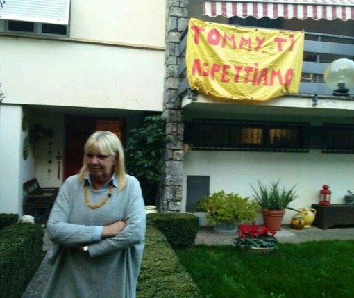 Tommy ed Eli presto a casa, l'attesa della madre Marina: "Non ho ancora sentito mio figlio, domani dall'ambasciata arriveranno risposte"