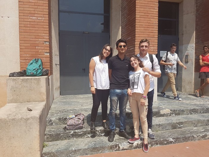 Maturità 2017: gli studenti di Albenga dopo la prima prova di italiano Maturità 2017: gli studenti di Albenga dopo la prima prova di italiano