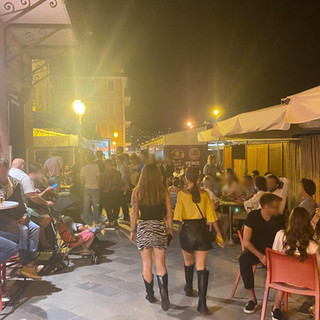 Alassio, stretta sulla movida molesta: stop notturno alla vendita di alcolici da asporto