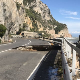 Maltempo, firmata in Regione la richiesta dello stato di emergenza. Alle prime luci dell’alba la probabile riapertura dell'Aurelia