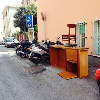 Savona, quando un mobile ti ruba il parcheggio