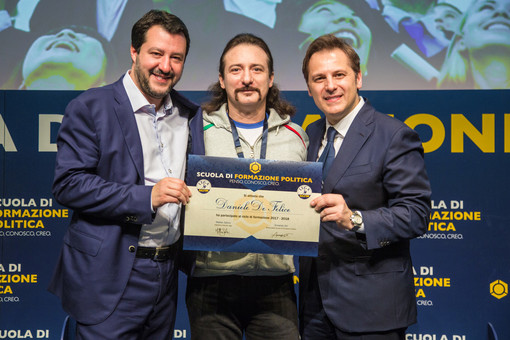 Il varazzino Daniele De Felice riceve un attestato da Matteo Salvini