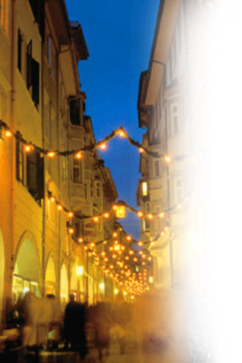 Loano: si rinnova l'appuntamento con "Il mercatino dal cuore a tema"