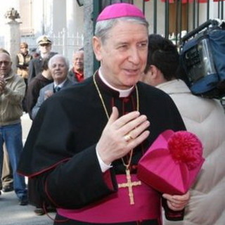 Diocesi Albenga-Imperia: a Monsignor Oliveri il Papa affianca un "tutor"