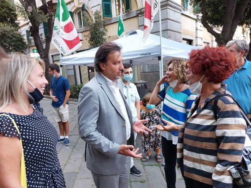 Savona, docenti contro la vaccinazione e il green pass, l’ex Ministro dell’istruzione Fedeli: “Dobbiamo spingere perché cambino idea” (FOTO E VIDEO) Savona, docenti contro la vaccinazione e il green pass, l’ex Ministro dell’istruzione Fedeli: “Dobbiamo spingere perché cambino idea” (FOTO E VIDEO)