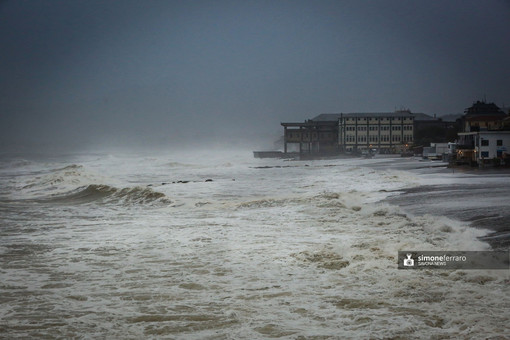Arpal, avviso meteo per mareggiata intensa e venti di burrasca forte