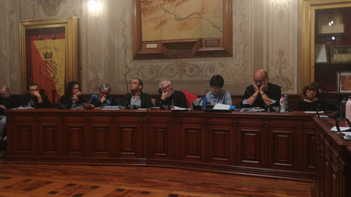 Finale, deliberate le prime misure di sostegno alle attività produttive
