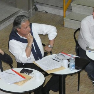 Carcare, la minoranza attacca l'amministrazione De Vecchi: "Nuovo 'assessore alla gentilezza'? Dimettetevi"