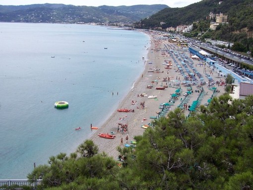 Balneari, Arboscello: "Anci deve convocare i sindaci costieri per definire una linea comune"