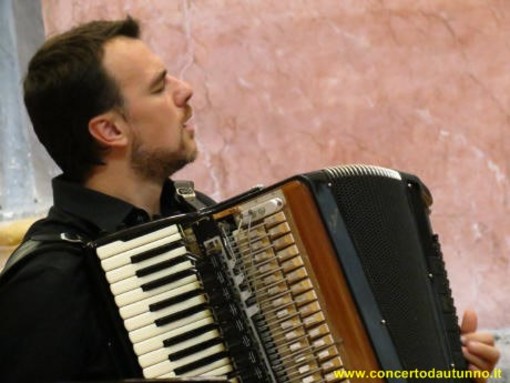 Il virtuoso della fisarmonica Nadio Marenco in concerto ad Albenga