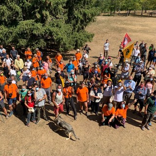 Oltre 300 cittadini in marcia per dire no alla miniera e sostenere il comprensorio del Beigua