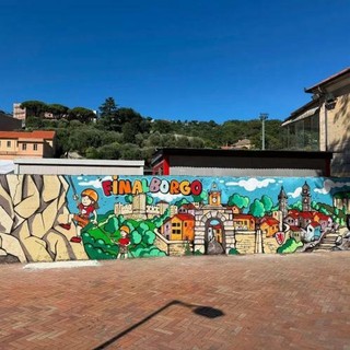 Finale Ligure, dal degrado all'arte: un nuovo murales riqualifica il muro del "Borel" grazie ai ragazzi di LINK Finale Ligure, dal degrado all'arte: un nuovo murales riqualifica il muro del "Borel" grazie ai ragazzi di LINK