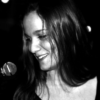 La cantautrice savonese Marta Delfino conquista il premio Mario Panseri