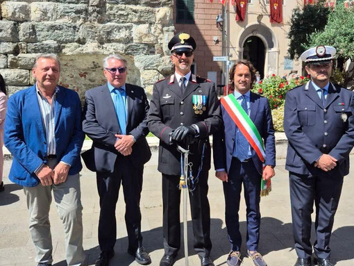 Varazze e Savona, il maresciallo dei Carabinieri Giuseppe Bezzi va in pensione