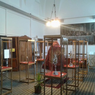 Migliaia di visitatori alla mostra di oggetti e paramenti sacri a Finalborgo