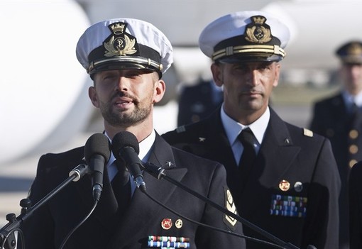 Massimiliano Latorre e Salvatore Girone, detenuti in India per aver ucciso due pescatori Massimiliano Latorre e Salvatore Girone, detenuti in India per aver ucciso due pescatori