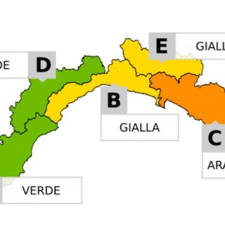 Ancora maltempo, allerta gialla sulla costa per temporali e piogge diffuse