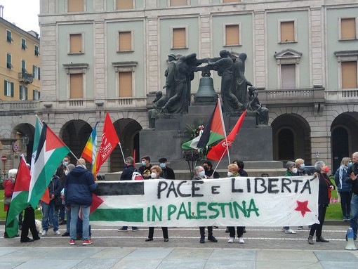 &quot;Pace e Liberta in Palestina&quot;, in Piazza Mameli a Savona il presidio a favore dei palestinesi (FOTO)