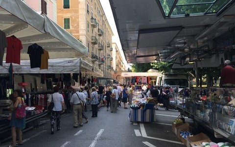Savona, il mercato del lunedì sarà presente l'8 dicembre: deroga del Comune per lo svolgimento