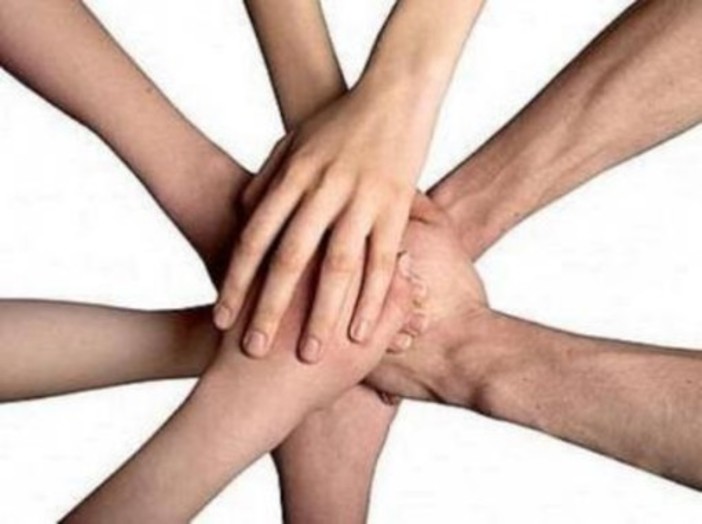 Alassio, cena di beneficenza per sostenere l'associazione onlus Bastapoco Alassio, cena di beneficenza per sostenere l'associazione onlus Bastapoco