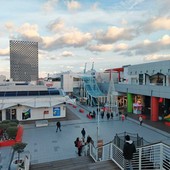 Al Molo 8.44 iniziano i saldi: dal 3 gennaio lo shopping riparte all’aria aperta