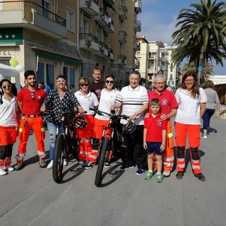 L'associazione "Per Finale" dona alla città due MTB-ambulanza elettriche