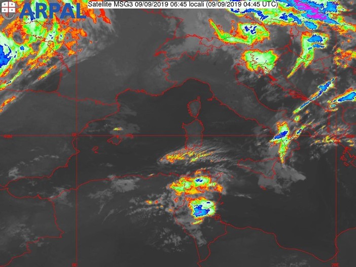 Nell’immagine lo scatto del satellite all’infrarosso sul Mediterraneo delle ore 6.45. Nell’immagine lo scatto del satellite all’infrarosso sul Mediterraneo delle ore 6.45.
