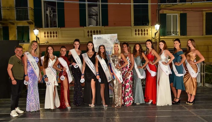 Miss Albenga Summer 2022, nella nuova piazza al mare l’elezione della nuova reginetta della città
