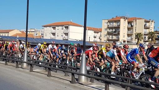 Albenga in festa saluta la "Milano-Sanremo" (FOTO e VIDEO)