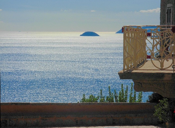 "Dagli occhi al cuore" mostra fotografica a Borgio Verezzi "Dagli occhi al cuore" mostra fotografica a Borgio Verezzi