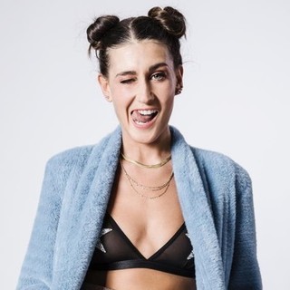 Radio Onda Ligure 101: intervista alla cantante sanremese Monia Russo