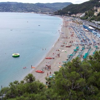 Balneari, Arboscello: "Anci deve convocare i sindaci costieri per definire una linea comune"